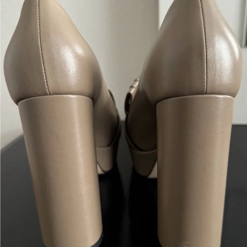 Gucci Tan Leather Women's Platform Heels - Picture 5 of 6